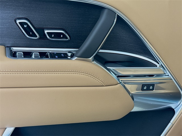 2025 Land Rover Range Rover SE photo 15