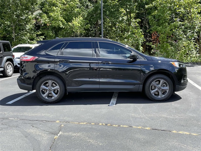 2024 Ford Edge SEL photo 2
