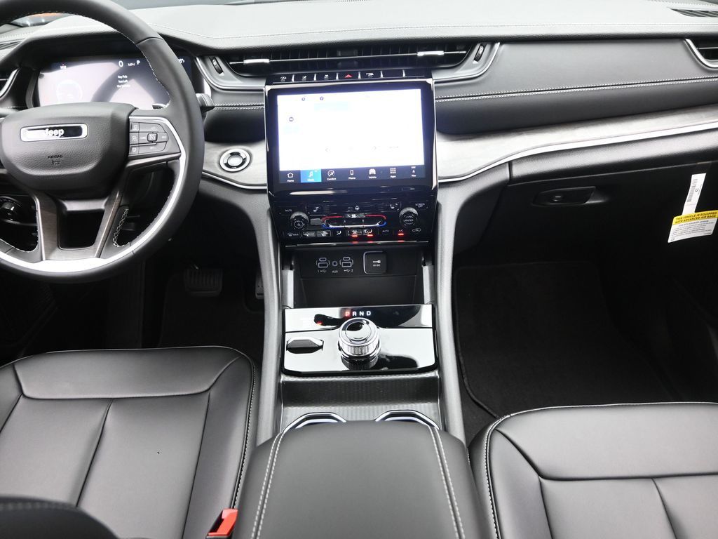 2025 Jeep Grand Cherokee Limited photo 11