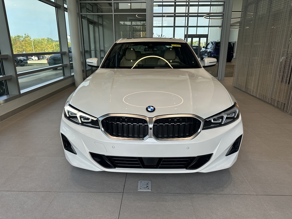 2025 Bmw 330i xDrive Sedan photo 2
