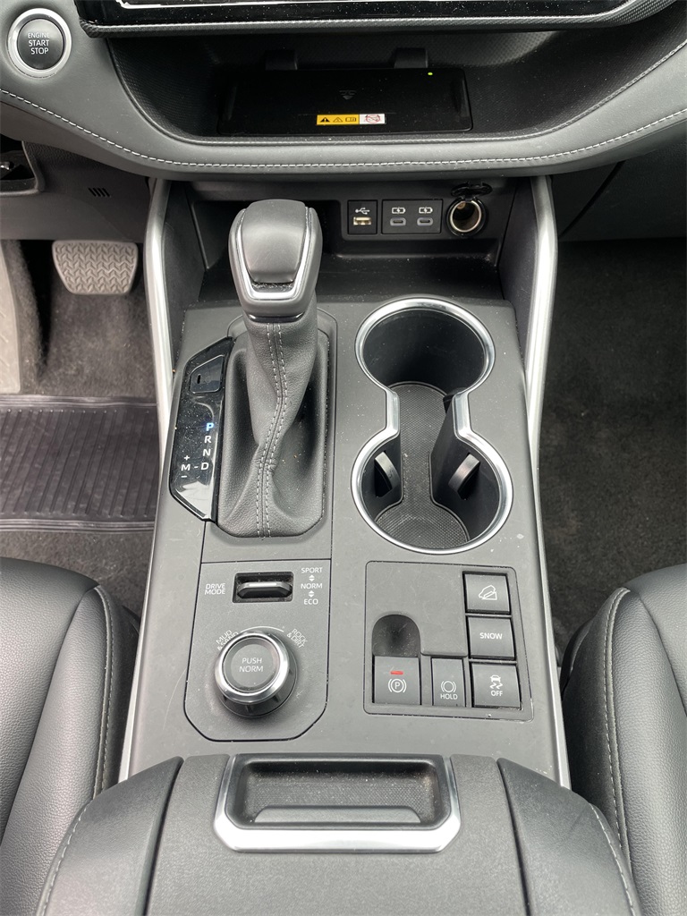 2024 Toyota Highlander XSE photo 22