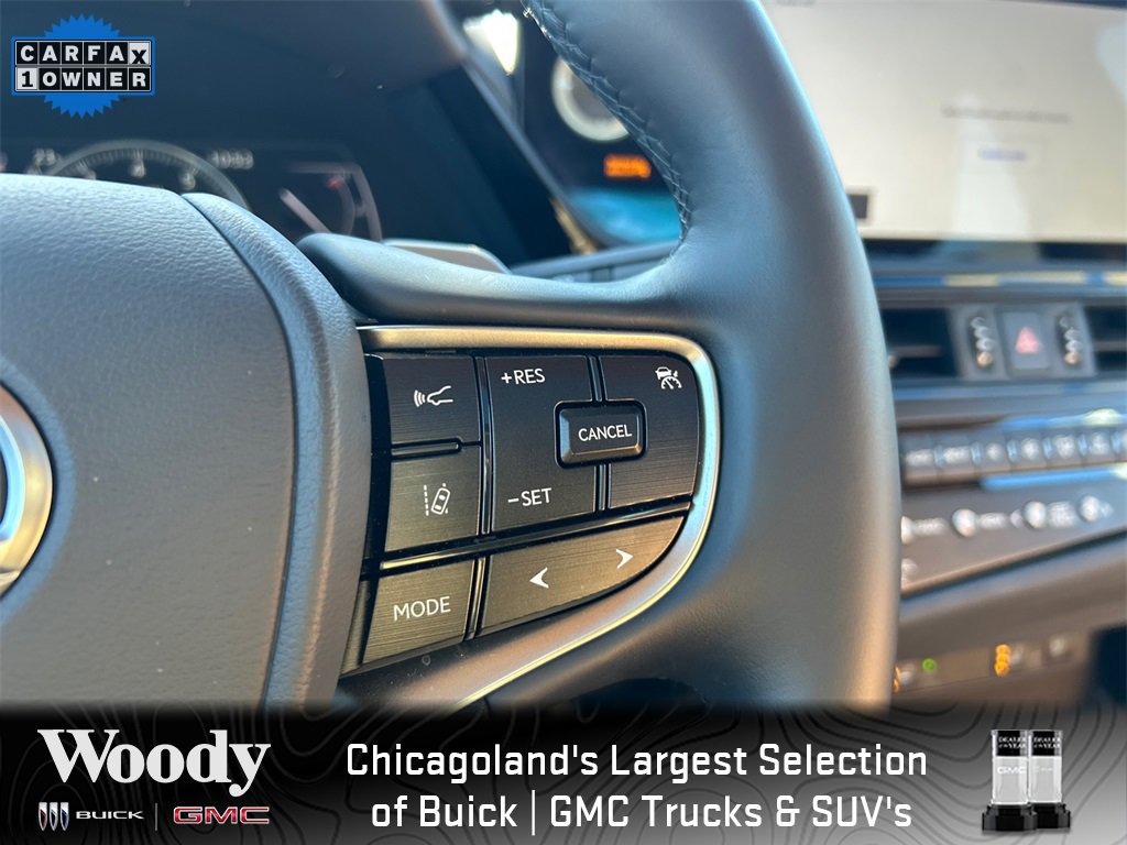 2025 LEXUS ES - Image 19