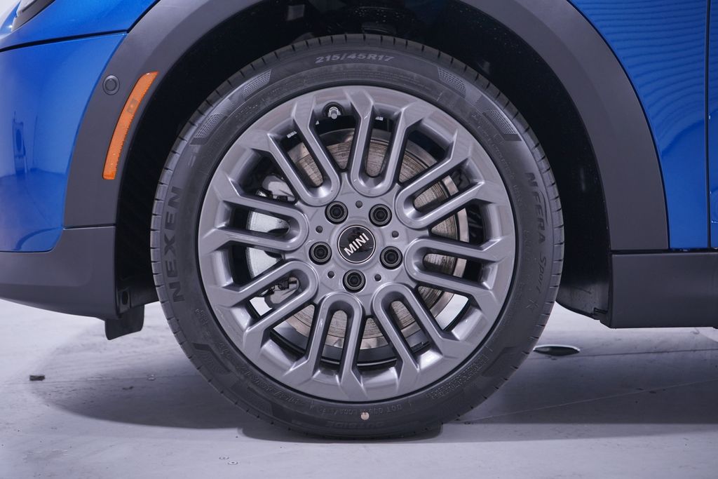 2026 Mini Cooper 2 Door Hardtop Iconic photo 2