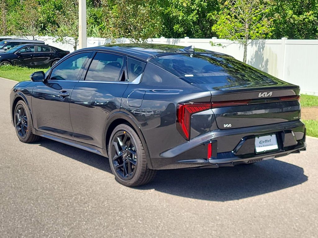 2025 Kia K4 GT-Line Turbo photo 6