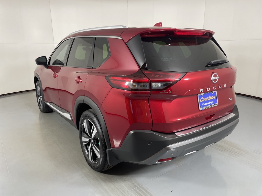 2023 Nissan Rogue SL photo 3