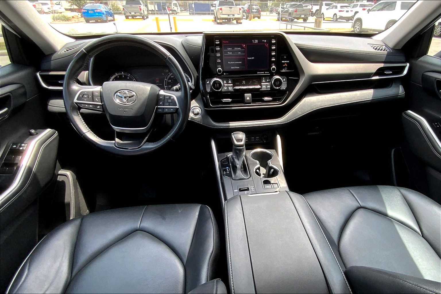 2022 Toyota Highlander XLE photo 13