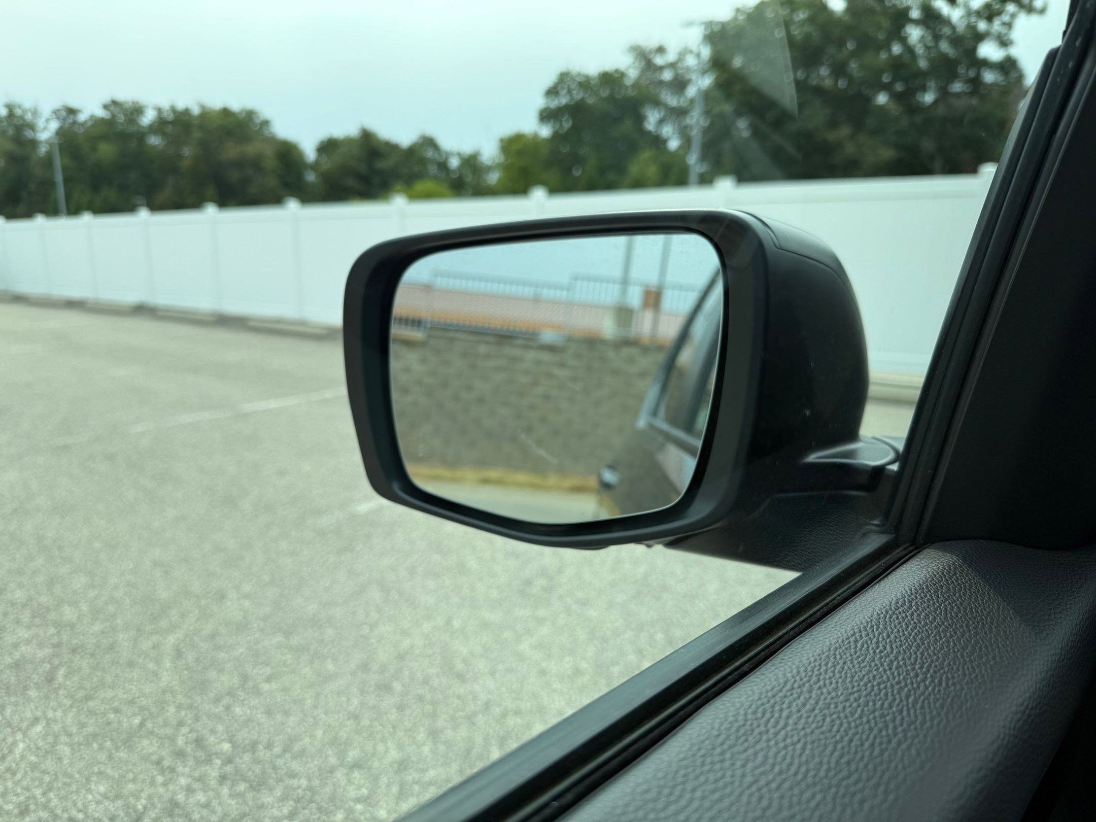 2024 Honda Pilot LX photo 24
