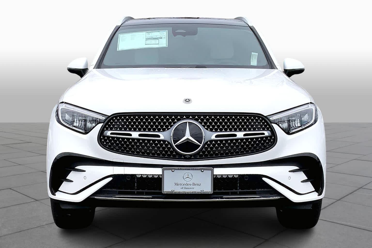 2025 Mercedes Benz GLC 300 4MATIC photo 3