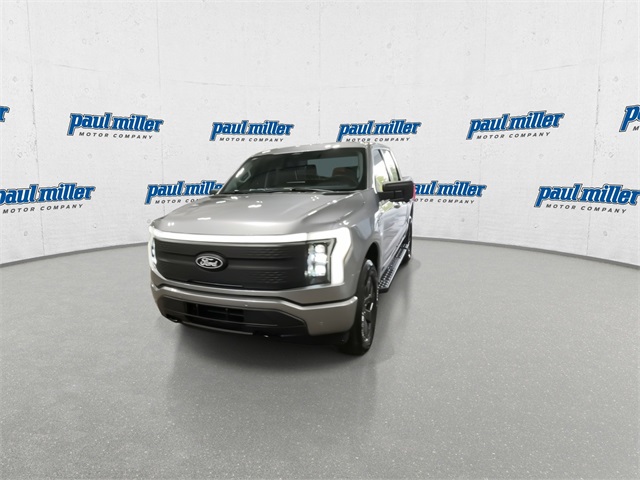 2025 Ford F-150 Lightning photo 4