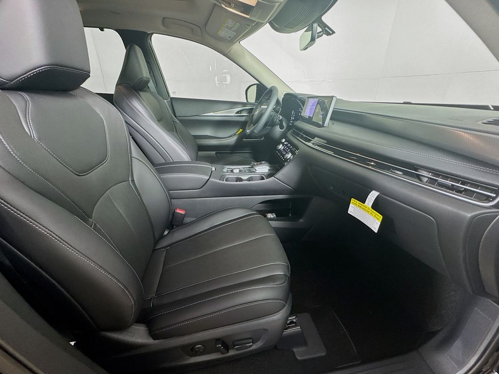 2026 Infiniti QX60 Luxe photo 32