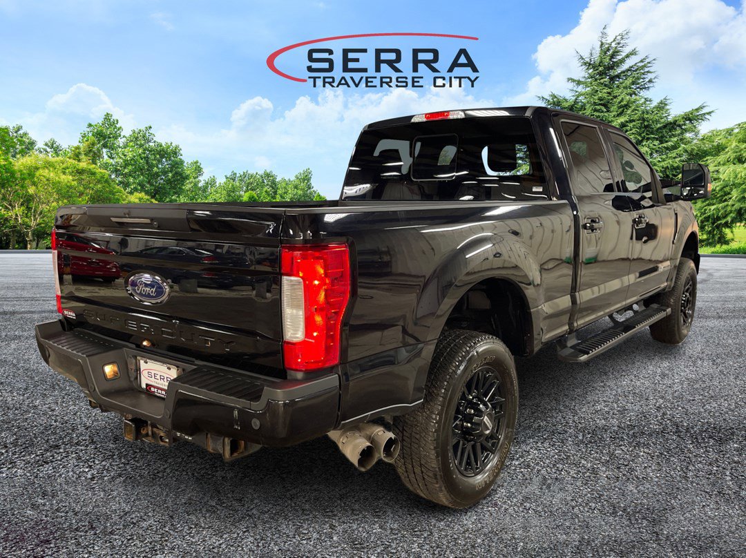 2019 Ford F-350 Lariat photo 4