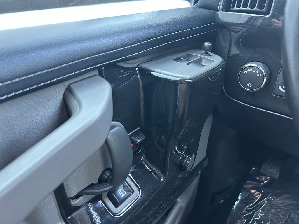 2021 Chevrolet Express LS photo 18