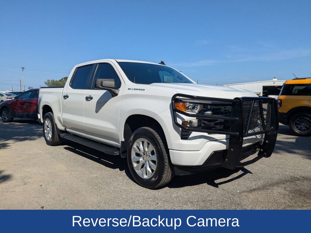 2023 Chevrolet Silverado 1500 Custom photo 2