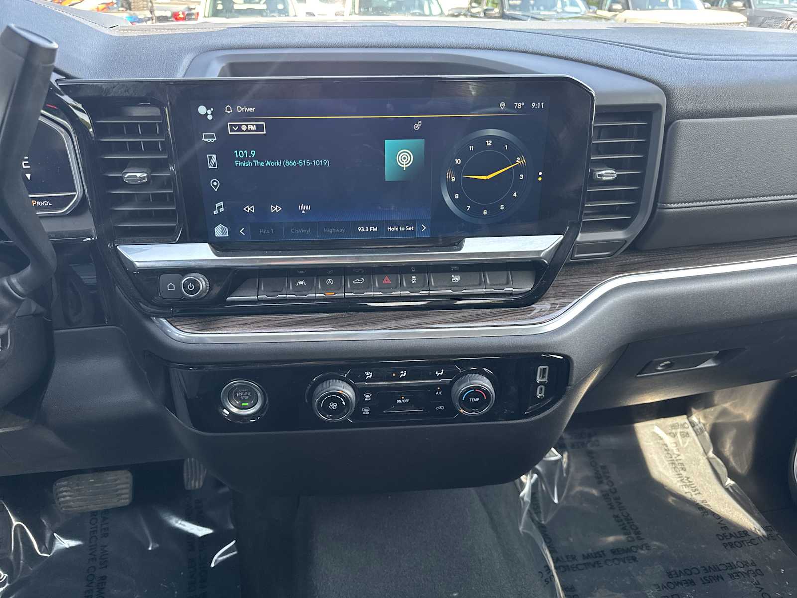 2024 Chevrolet Silverado 1500 LT photo 25