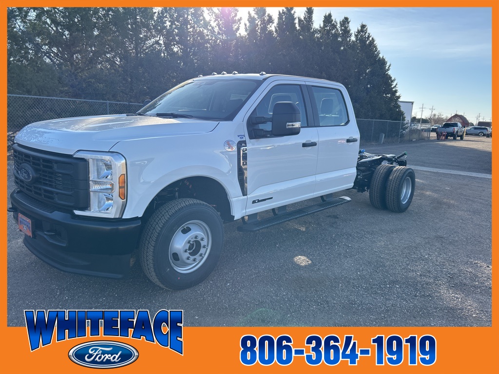 2026 Ford F-350 Super Duty Chassis Cab XL's photo