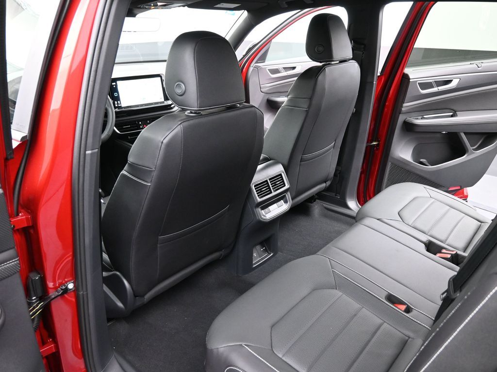 2025 Volkswagen Atlas Cross Sport SEL R-Line photo 39