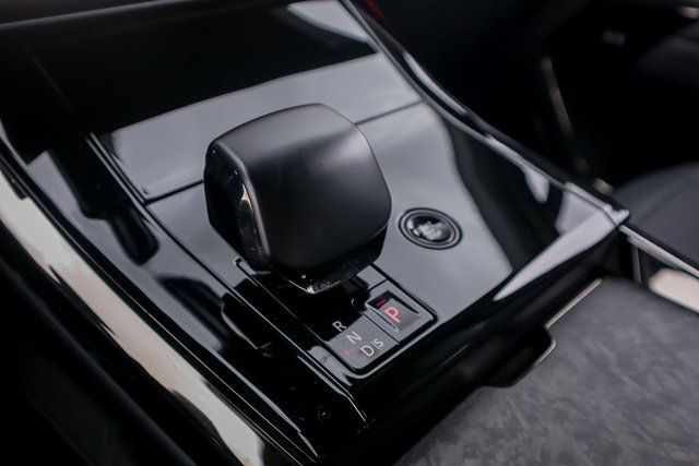 2025 Land Rover Range Rover Sport photo 16