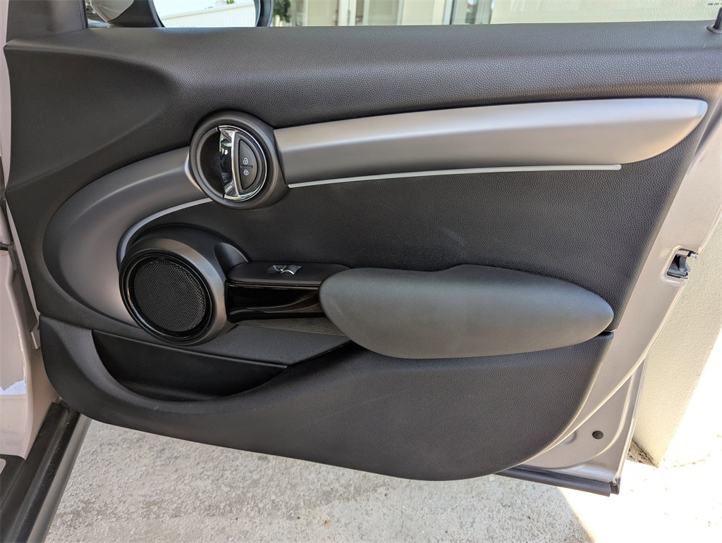 2024 Mini Cooper Hardtop Signature photo 28