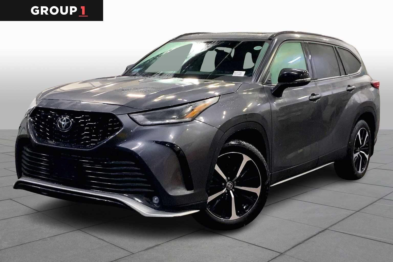 2022 Toyota Highlander XSE's photo