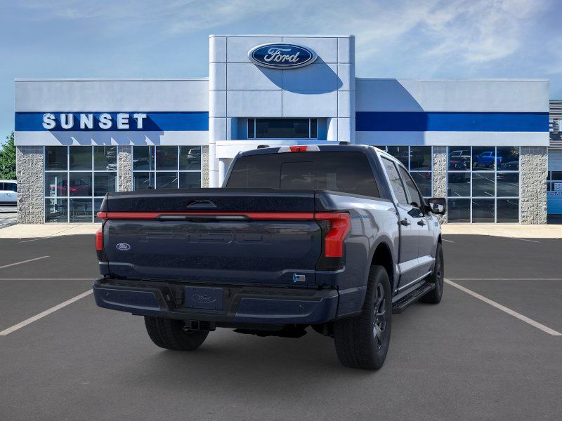 2025 Ford F-150 Lightning Lariat photo 8
