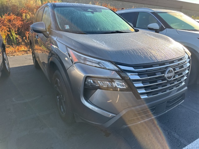 2024 Nissan Rogue SV photo 3