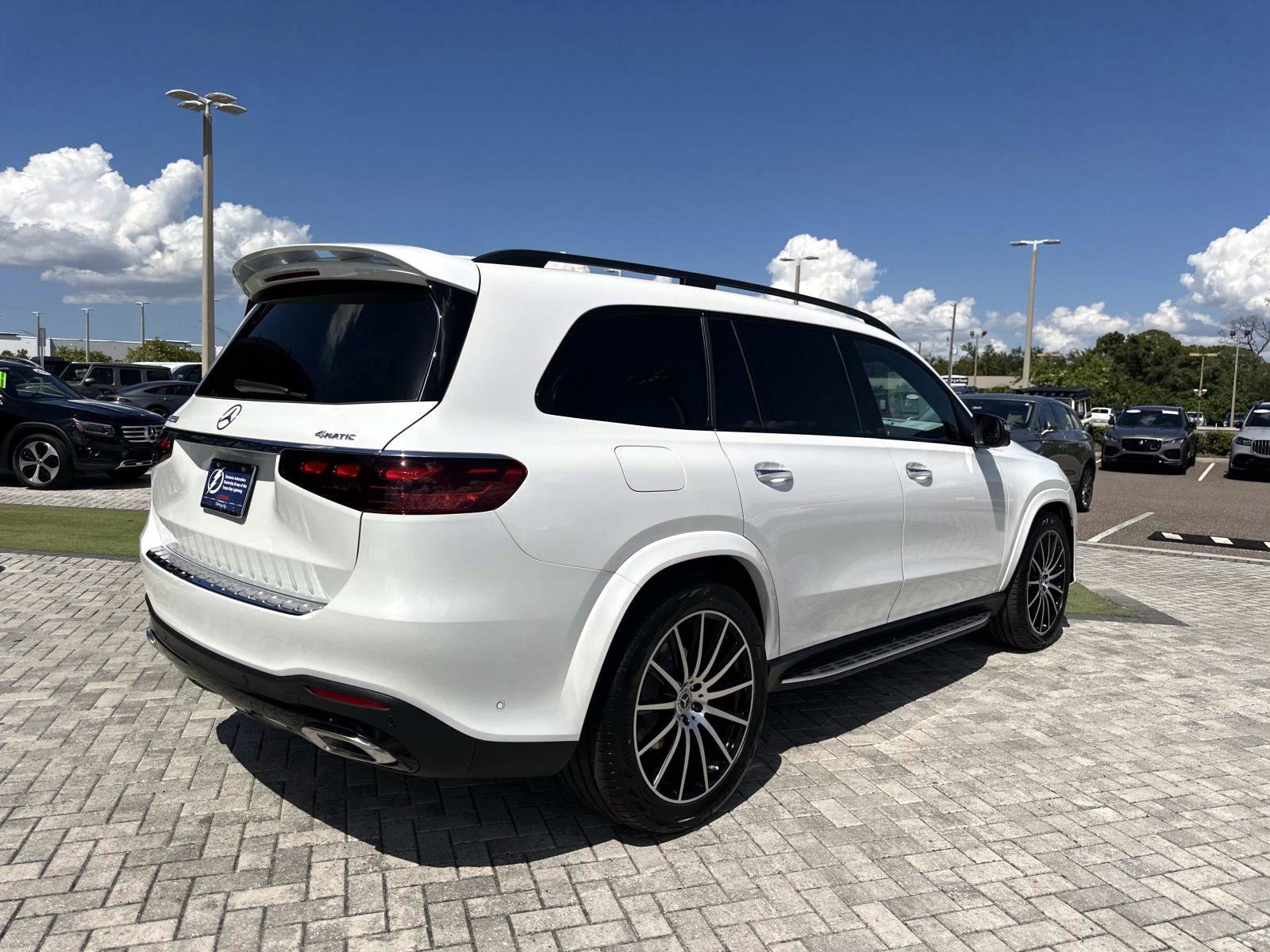 2026 Mercedes Benz GLS 580 4MATIC photo 4