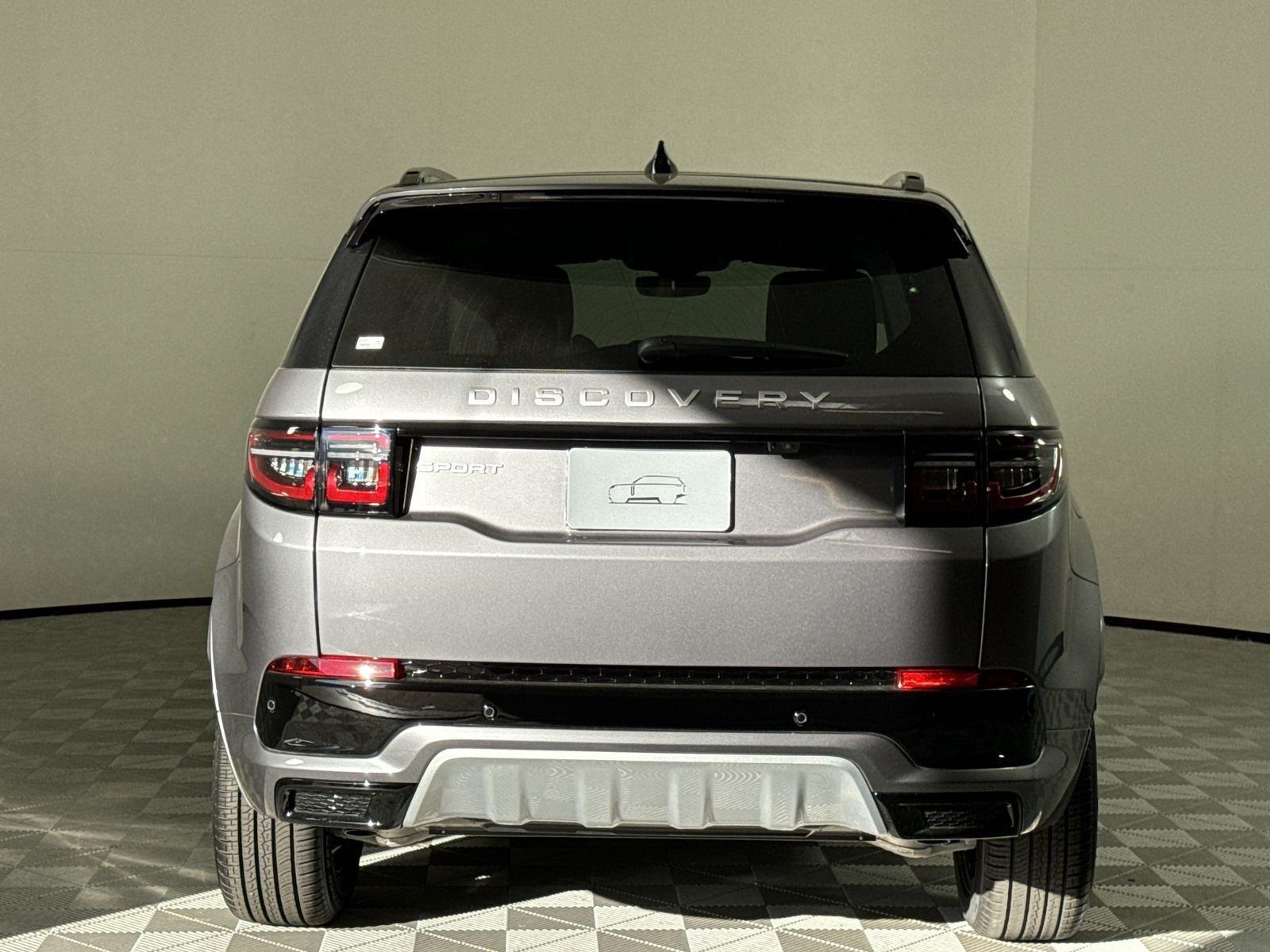 2025 Land Rover Discovery Sport S photo 4