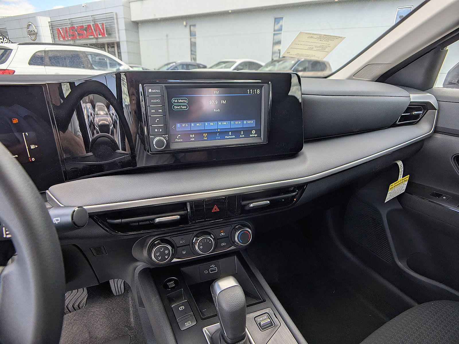 2025 Nissan Kicks S photo 6