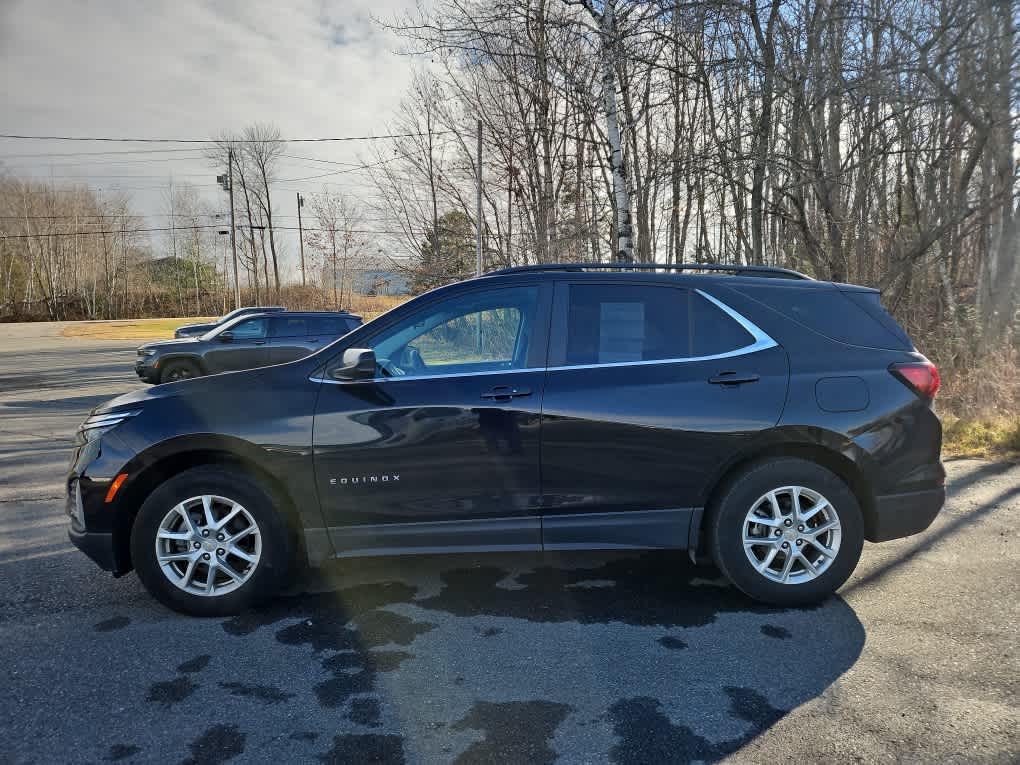 2023 Chevrolet Equinox LT photo 2