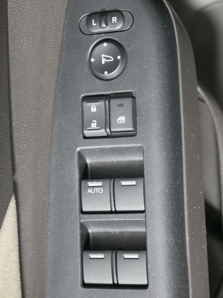 2013 Honda CR-V EX photo 25