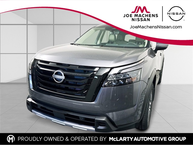 2025 Nissan Pathfinder SL's photo