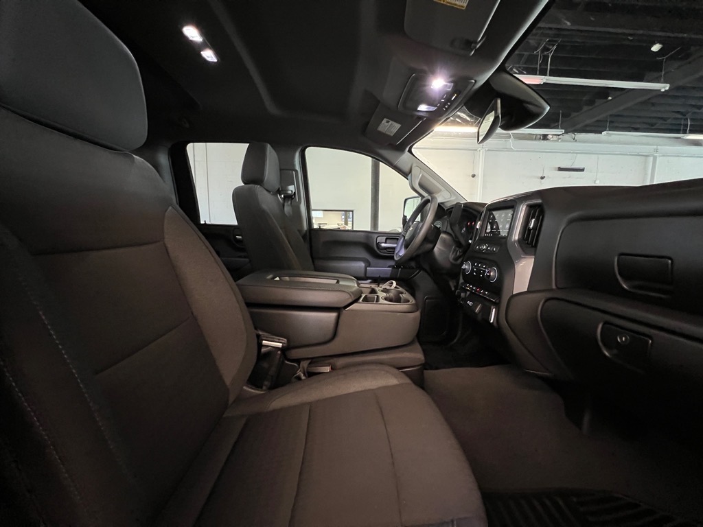 2024 Chevrolet Silverado 2500HD Custom photo 18