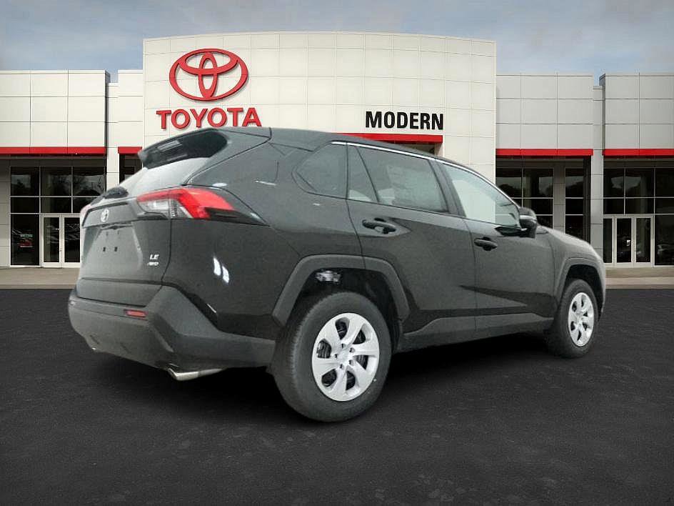 2025 Toyota RAV4 LE photo 4