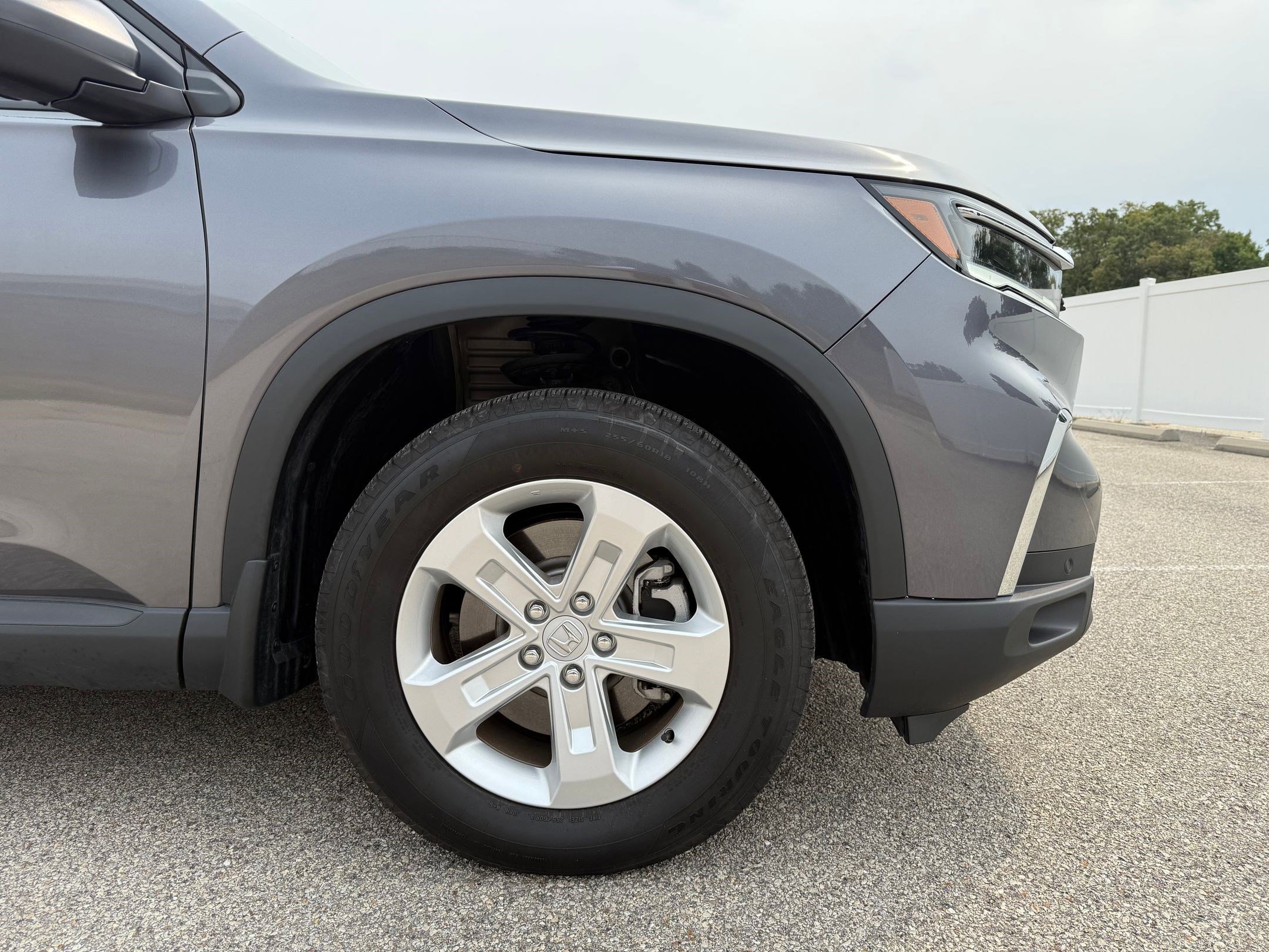 2024 Honda Pilot LX photo 9