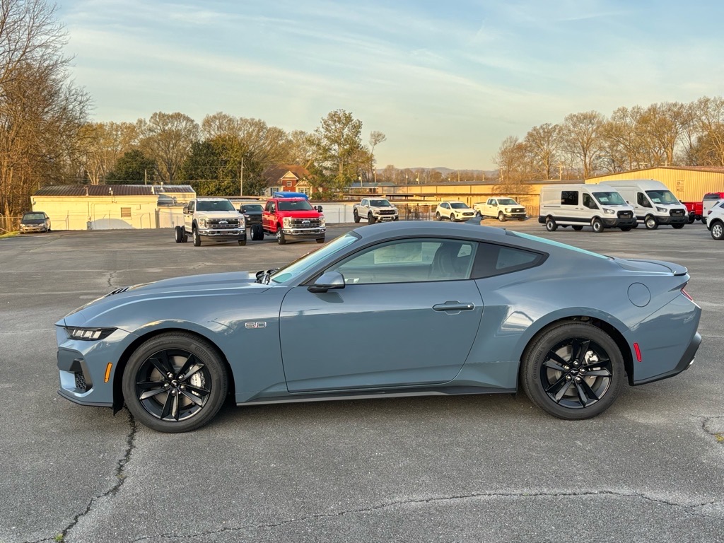 2025 Ford Mustang GT photo 3