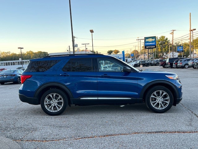 2022 Ford Explorer XLT photo 2