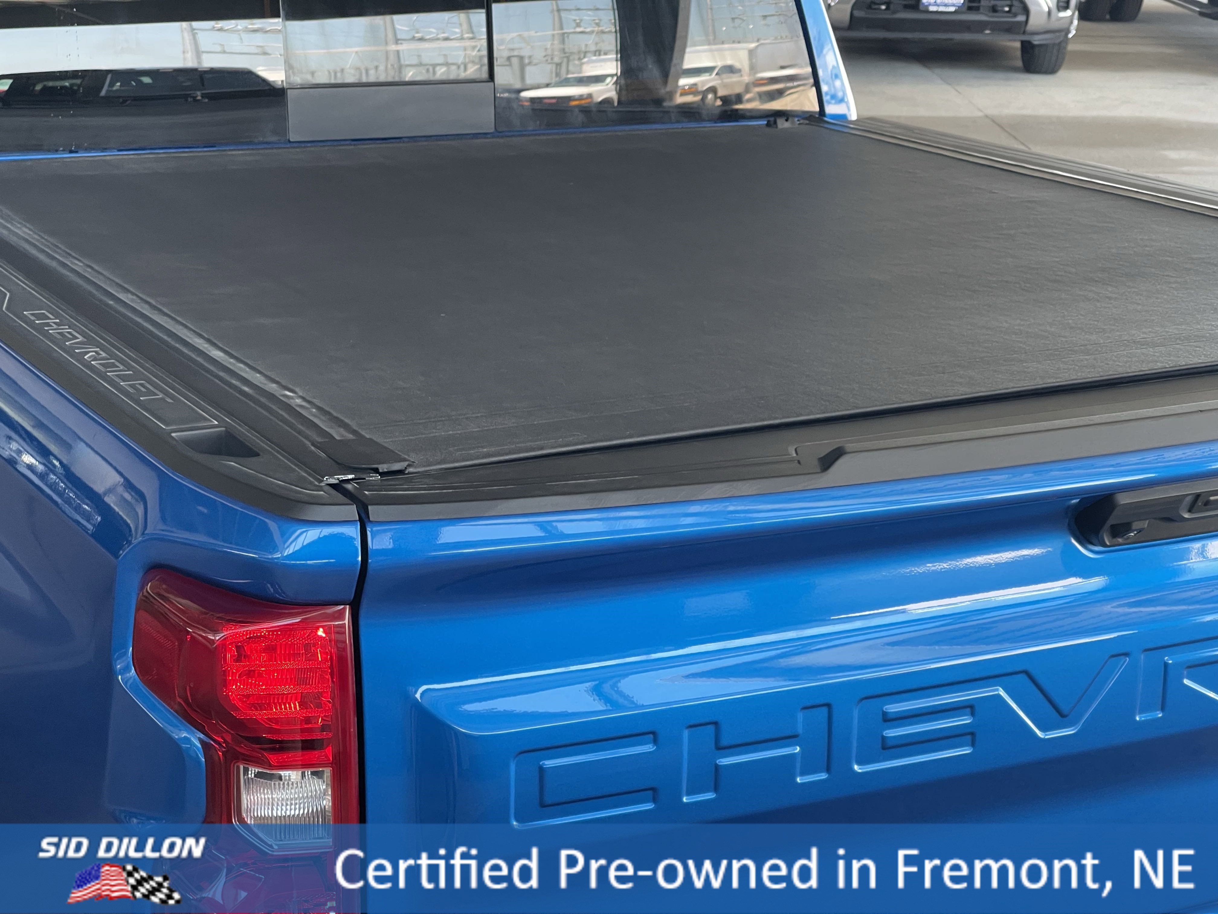 2024 Chevrolet Silverado 1500 LT photo 2