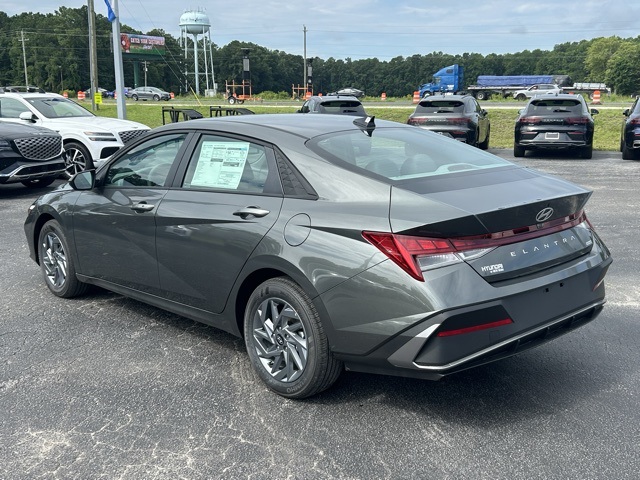 2025 Hyundai Elantra Hybrid Blue photo 3