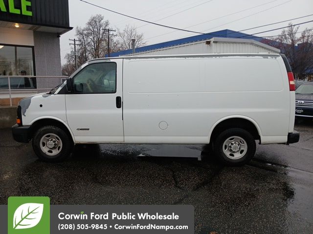 2003 Chevrolet Express Base's photo
