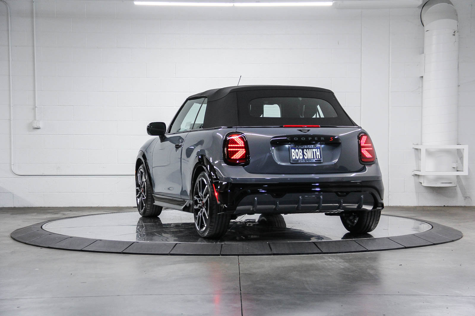 2026 Mini Cooper Convertible Iconic photo 4