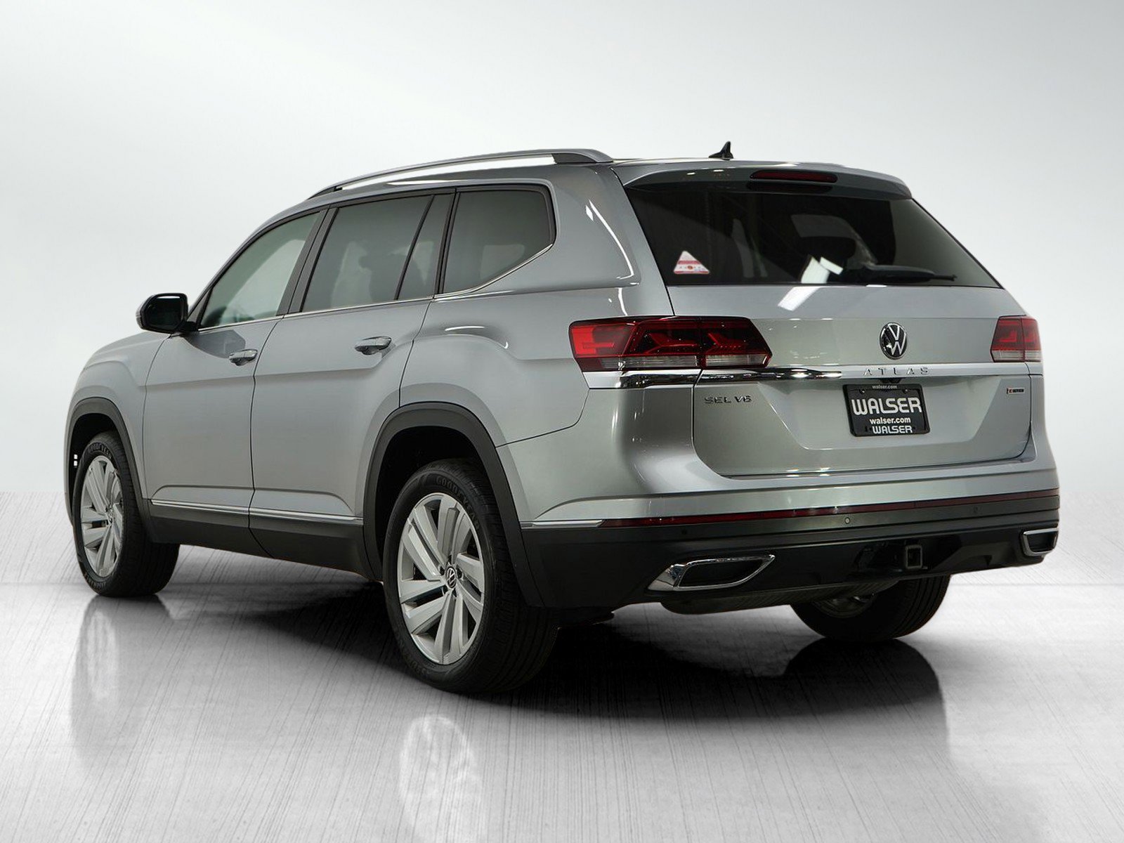 2021 Volkswagen Atlas SEL photo 3
