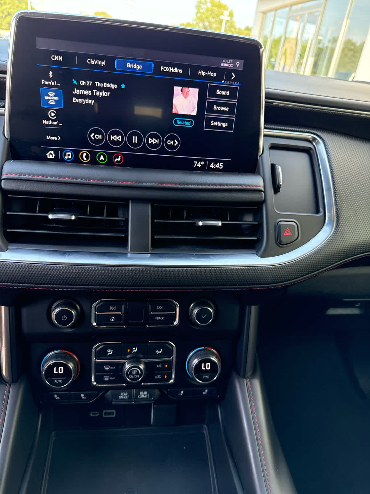2021 Chevrolet Suburban RST photo 13