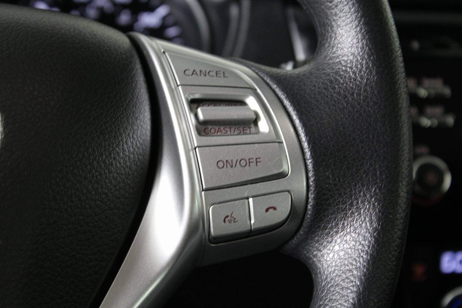 2015 Nissan Rogue SV photo 20