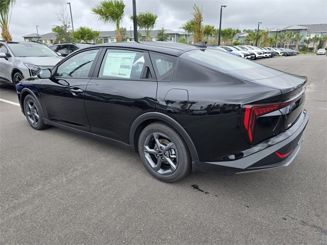 2025 Kia K4 LXS photo 4