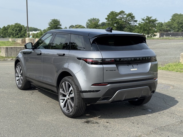 2026 Land Rover Range Rover Evoque Dynamic SE photo 3