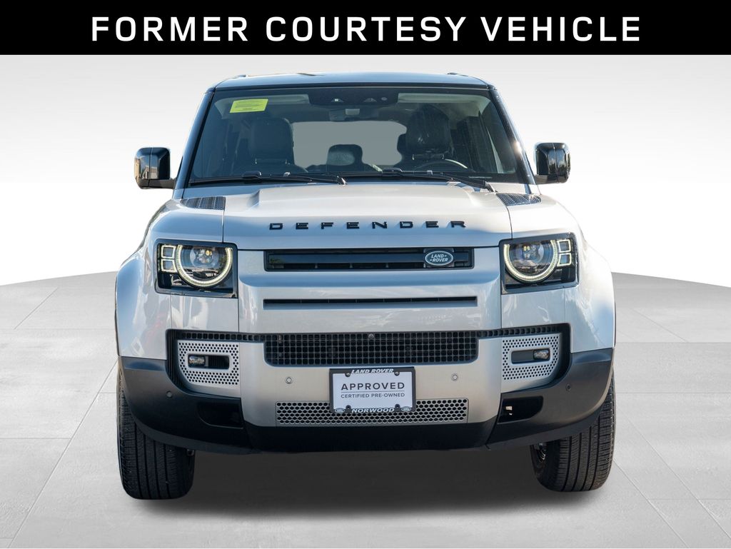 2024 Land Rover Defender 110 S photo 2