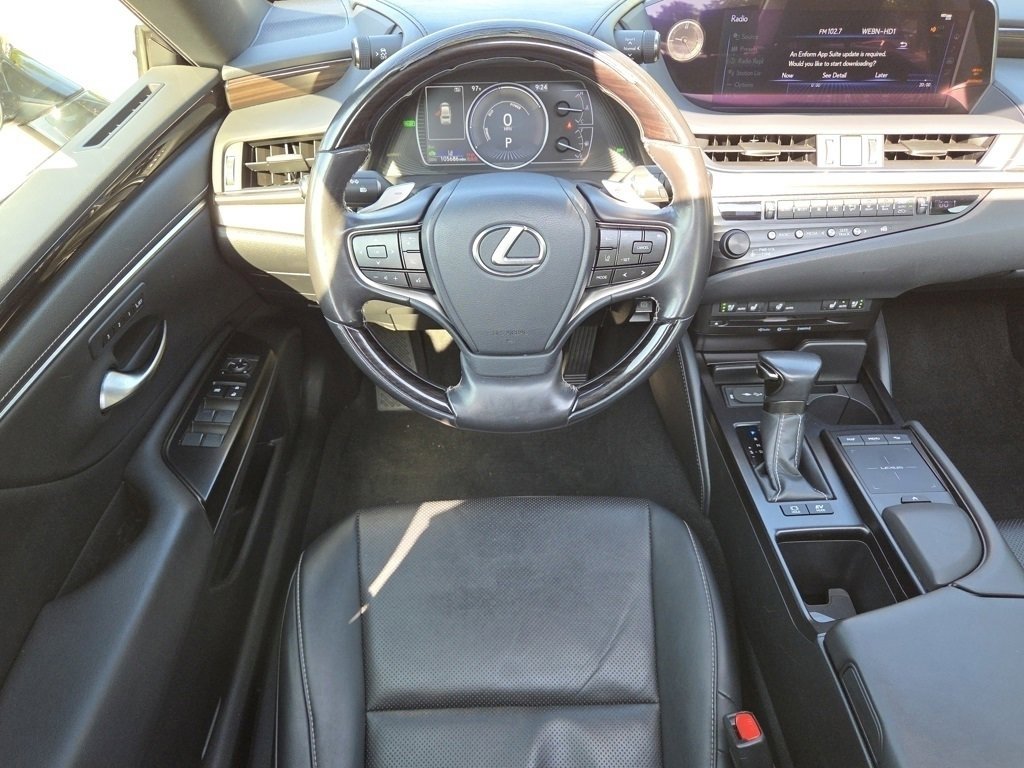 2019 Lexus ES 300h photo 4