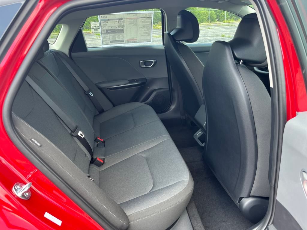 2025 Kia K4 LXS photo 16