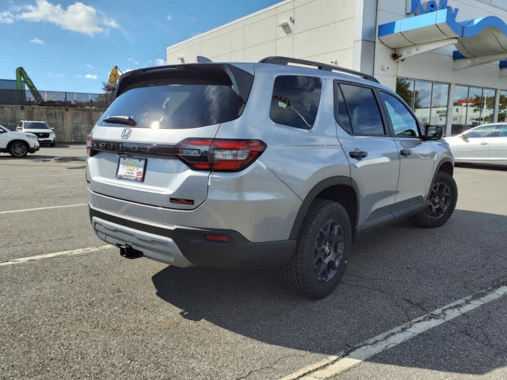2025 Honda Pilot TrailSport photo 3