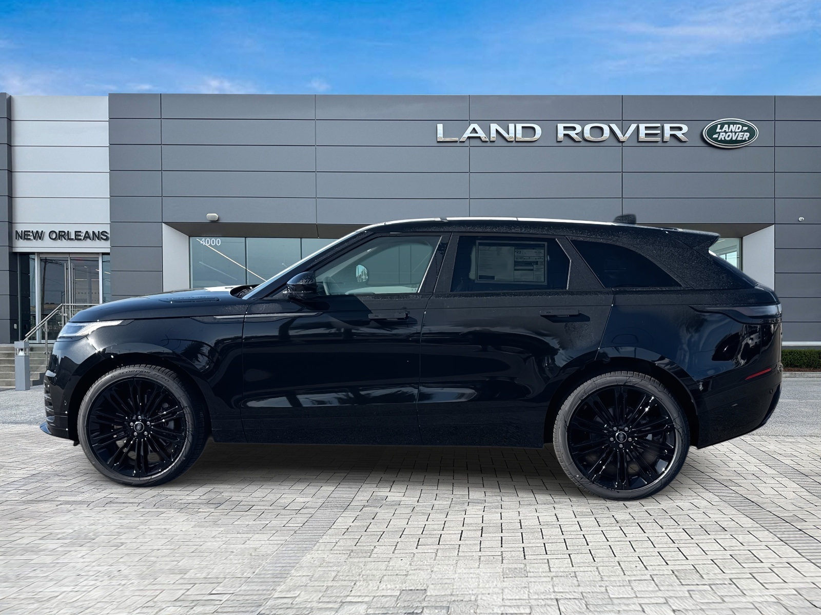 2026 Land Rover Range Rover Velar SE photo 2